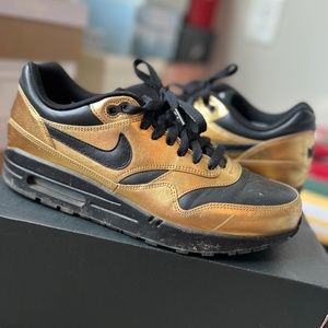 Custom NikeID Black and Gold Tennis Shoes